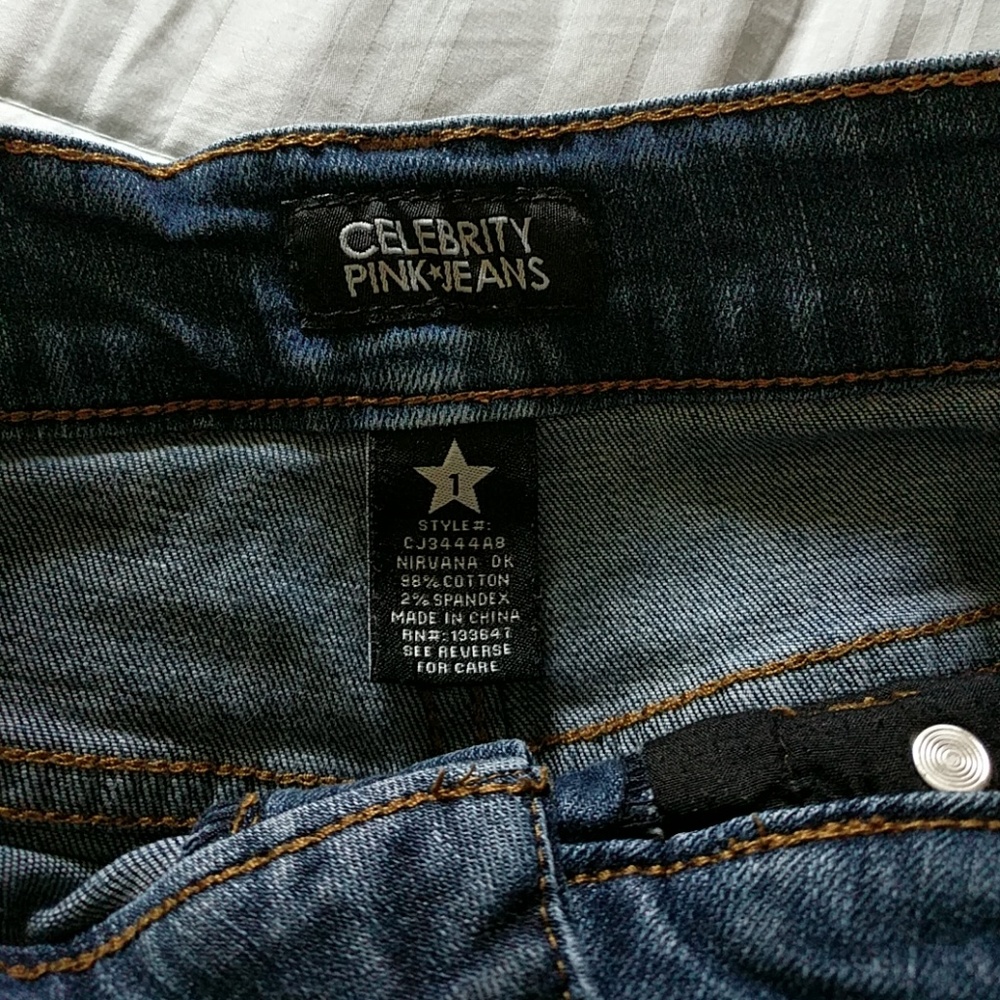 Shorts - Picture 3 of 3